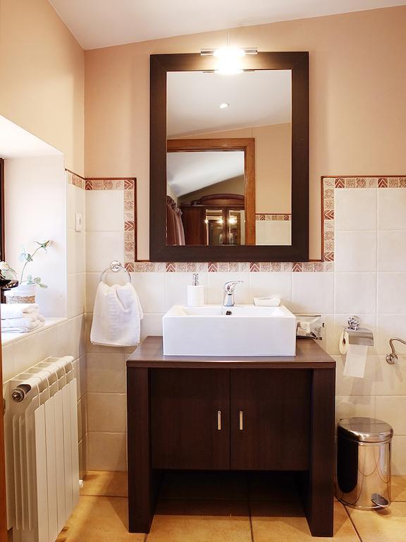 Casa Rural Marga Guest House Tardienta Стая снимка