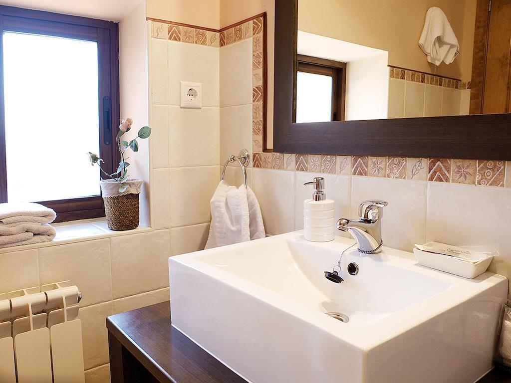 Casa Rural Marga Guest House Tardienta Стая снимка