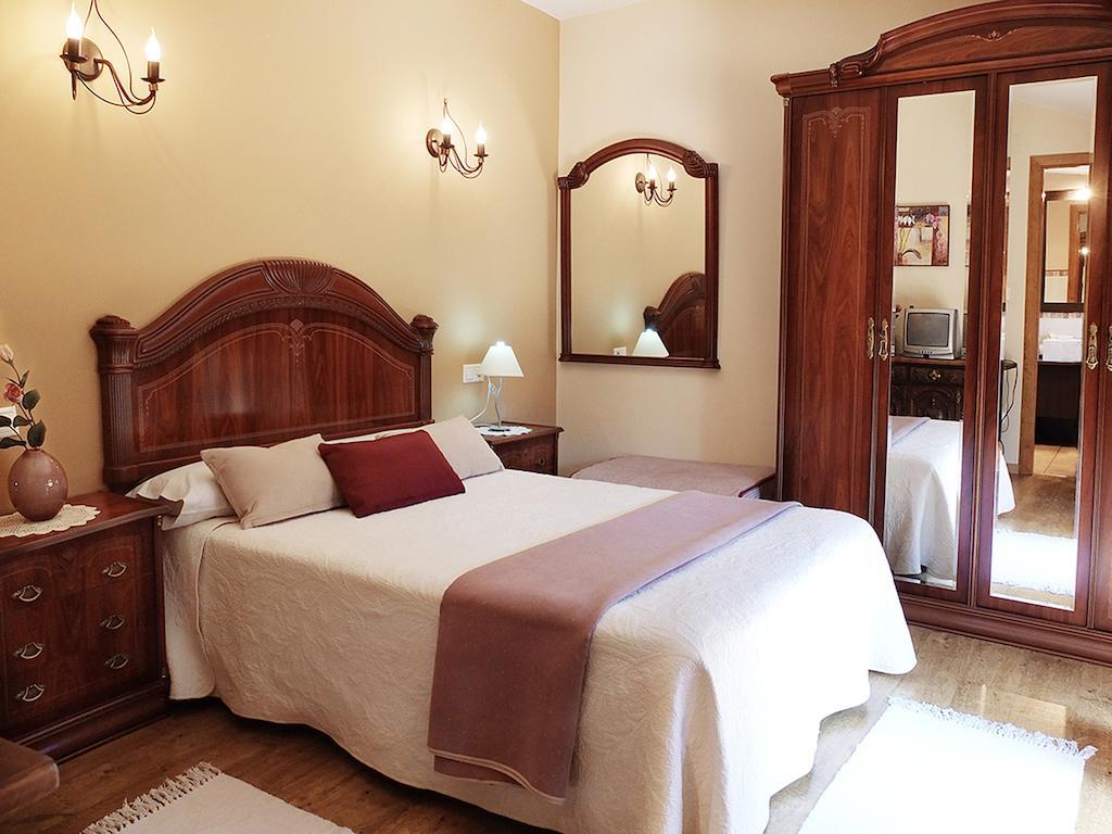 Casa Rural Marga Guest House Tardienta Стая снимка